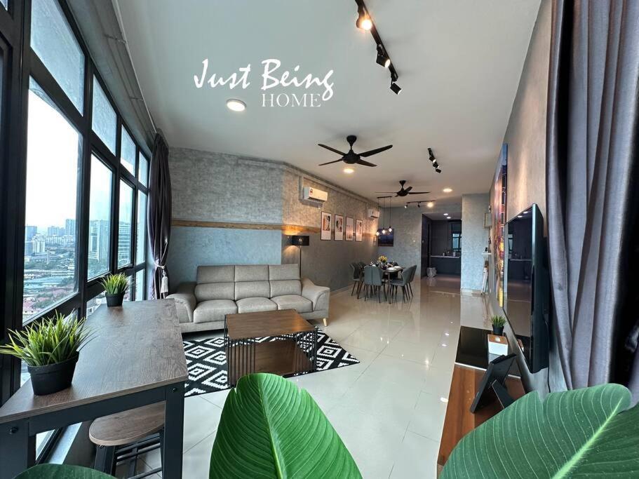 Just Being 6pax 3br/3ba 1king/1queen/2single Pangsapuri *