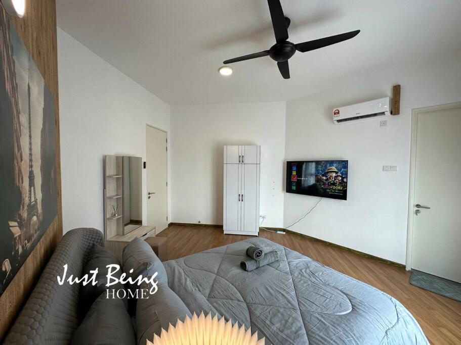 Just Being 6pax 3br/3ba 1king/1queen/2single Kuala Lumpur