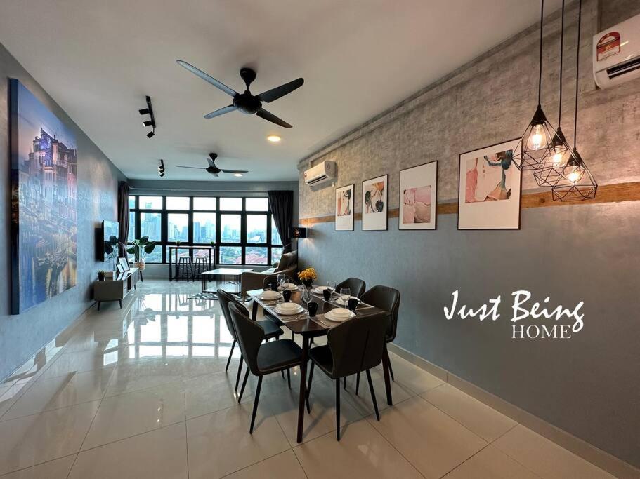 Just Being 6pax 3br/3ba 1king/1queen/2single Kuala Lumpur